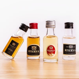 Маленькие мини-стеклянные бутылки для ликера с крышками