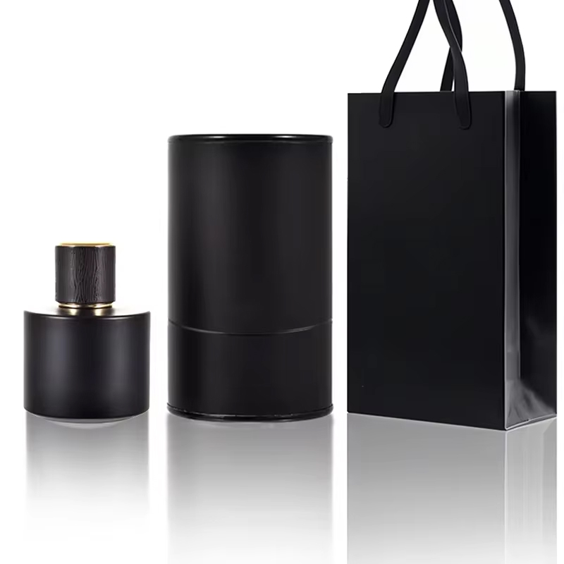  Роскошный флакон духов на 50 мл с коробочной упаковкой