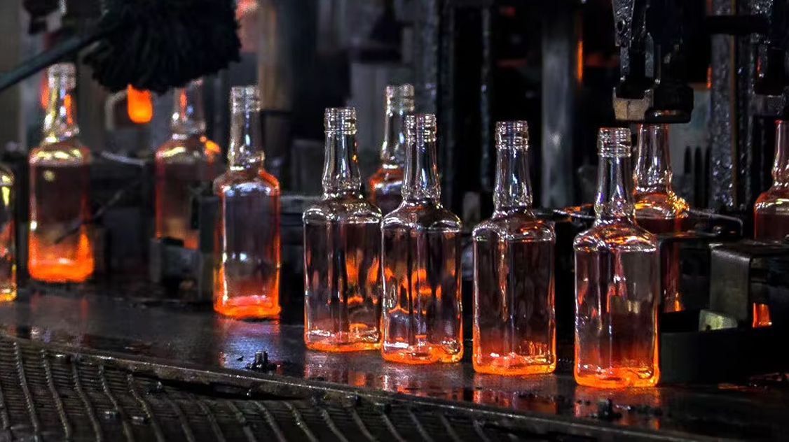 Из чего сделаны стеклянные бутылки?