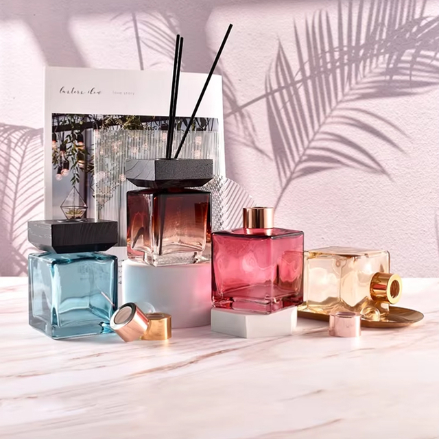 изготовленная на заказ классическая пустая бутылка с квадратным градиентом 200 мл Reed Diffuser