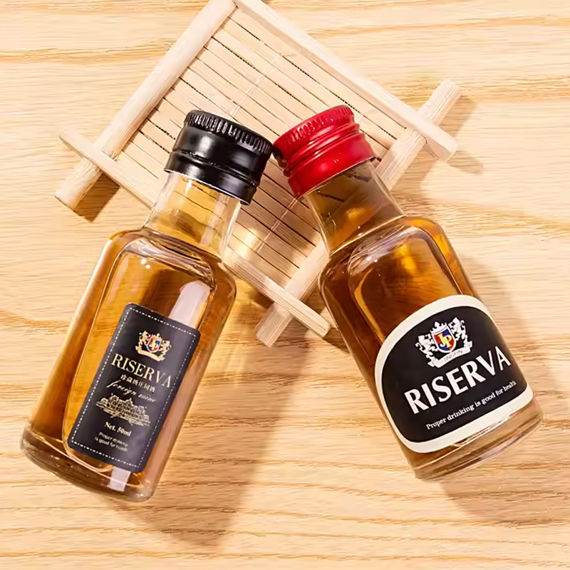 Маленькие мини-стеклянные бутылки для ликера с крышками