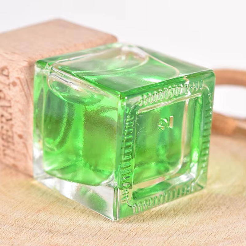 Автомобильный подвесной диффузор емкостью 7 мл