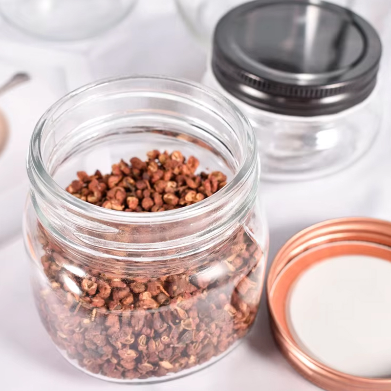 Стеклянная банка с широким горлышком и завинчивающейся крышкой 